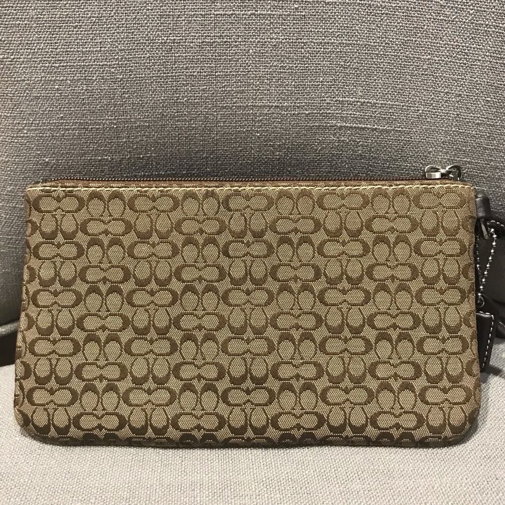 Coach signature soho buckle wristlet in brown - Picture 4 of 11
